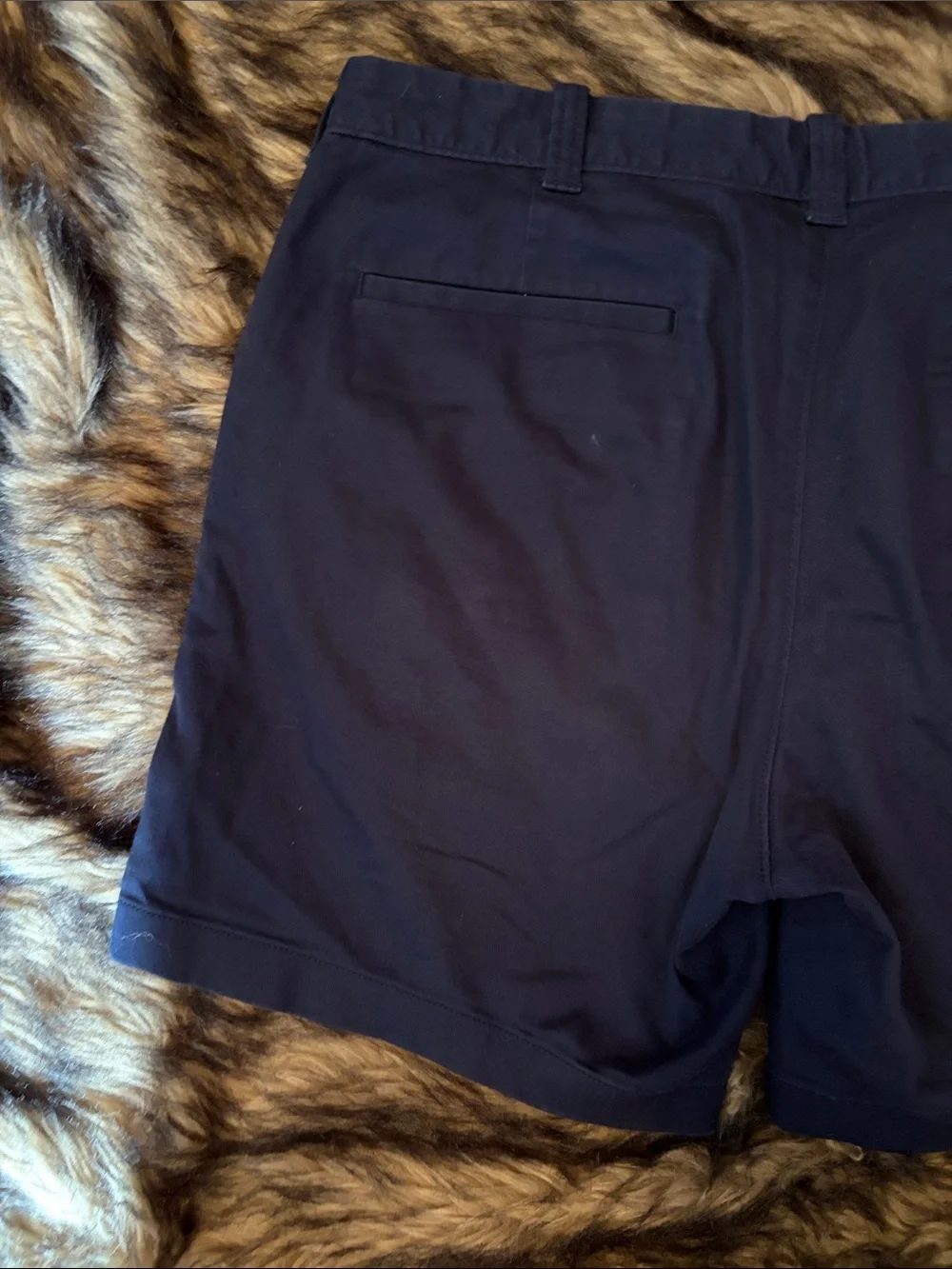 J. Crew Men’s Navy Flat-Front 7” Inseam Shorts Size 34